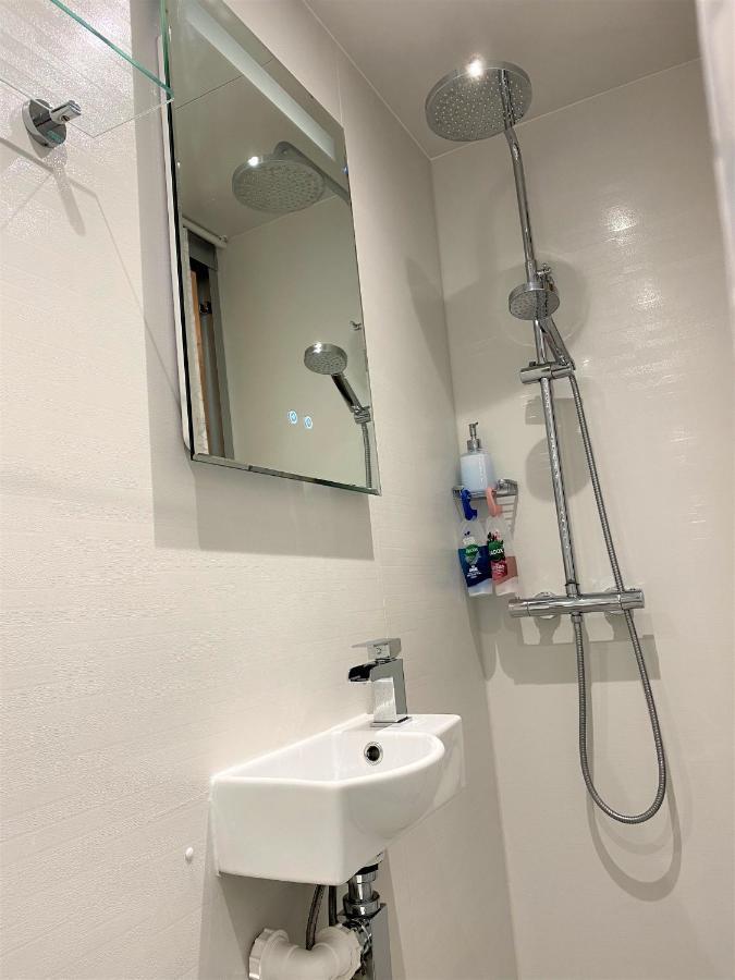 En-Suite Nook Near Forest & Sea, Super Value With Fridge, Microwave And Tv Lymington Buitenkant foto