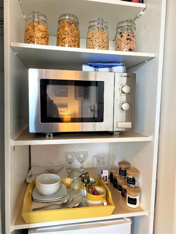 En-Suite Nook Near Forest & Sea, Super Value With Fridge, Microwave And Tv Lymington Buitenkant foto