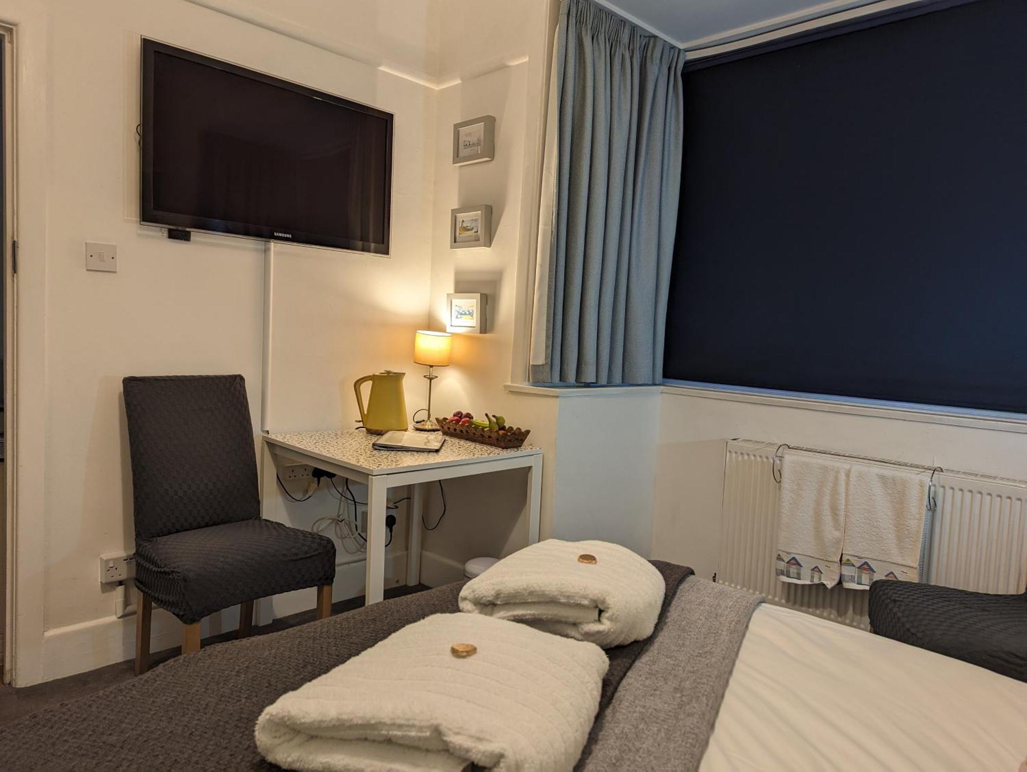 En-Suite Nook Near Forest & Sea, Super Value With Fridge, Microwave And Tv Lymington Buitenkant foto